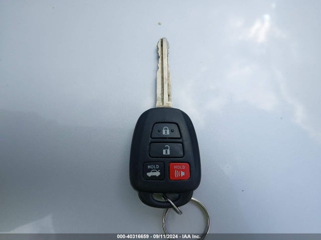 Toyota COROLLA LE 2016 5YFBURHE6GP392855 Image 11