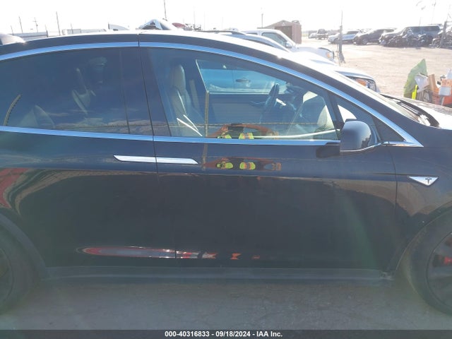 Tesla Model X 75d/p100d/p90d 2016 5YJXCBE40GF003795 Image 13