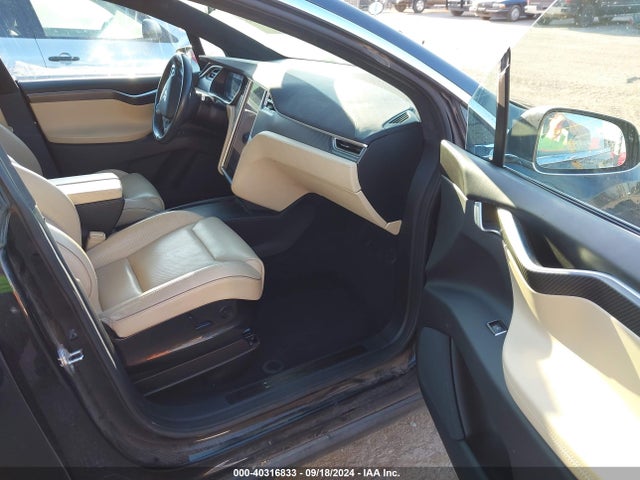 2016 TESLA MODEL X 5YJXCBE40GF003795 Photo 4