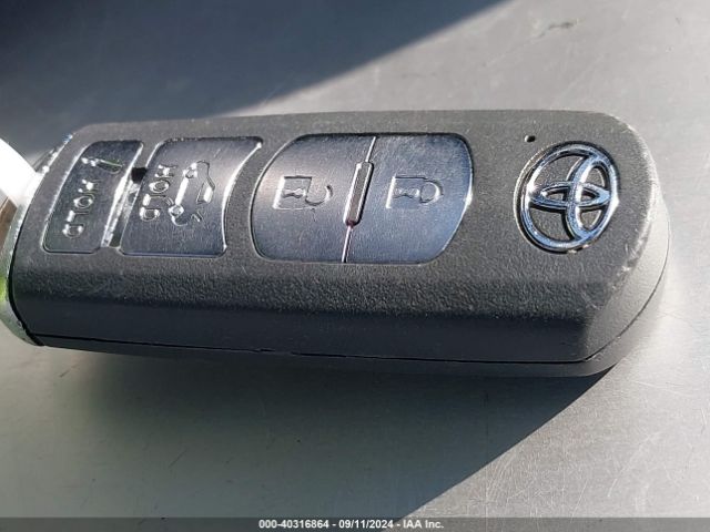 3MYDLBYV1JY300532 Toyota YARIS IA