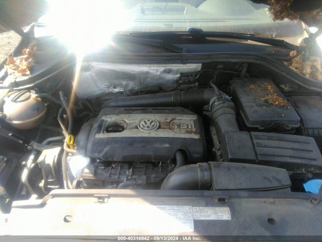 WVGAV3AX8EW565129 Volkswagen TIGUAN SE