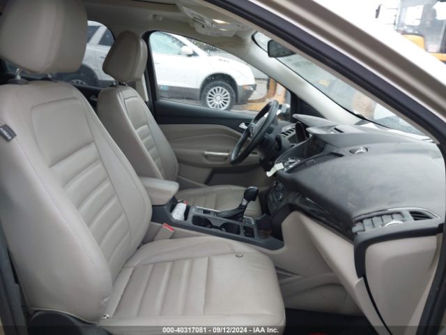 1FMCU9J93HUA94233 Ford Escape Titanium