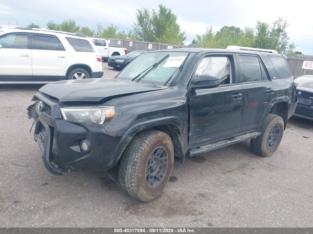 Toyota 4RUNNER SR5 2017 JTEBU5JR0H5437773 Image 2