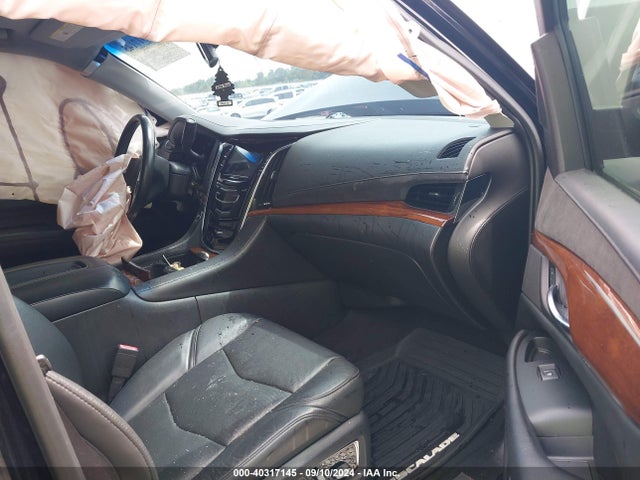 1GYS3BKJ4GR208173 Cadillac Escalade Luxury Collection