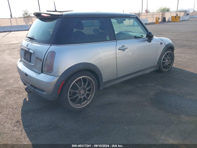 2004 MINI COOPER S WMWRE33404TD79532 Photo 3
