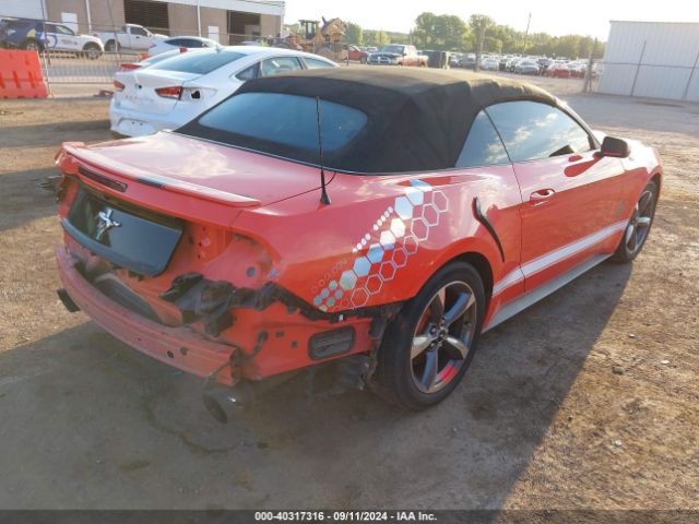 1FATP8EM5F5333315 Ford Mustang V6