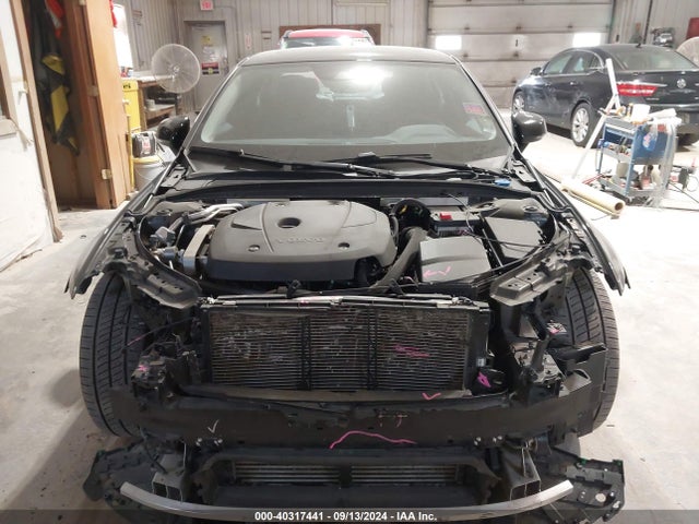 7JR102FK1LG036737 Volvo S60 T5 Momentum