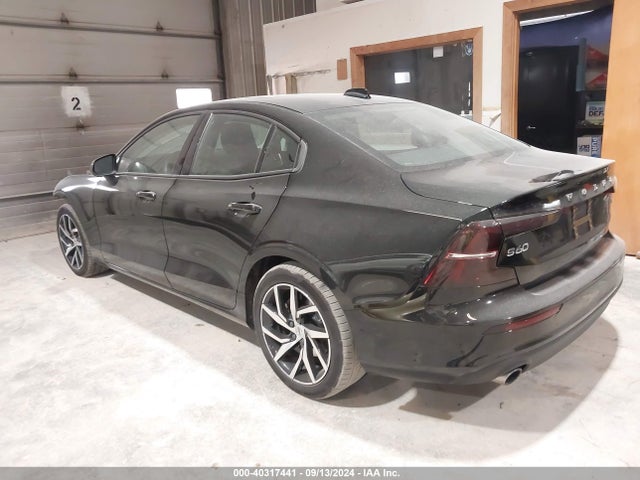 7JR102FK1LG036737 Volvo S60 T5 Momentum
