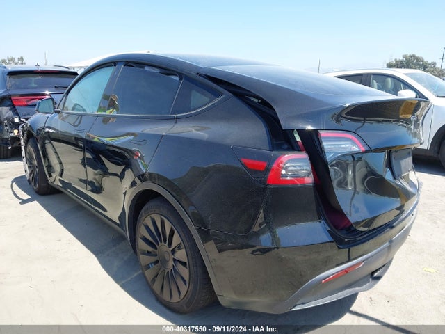 2021 TESLA MODEL Y 5YJYGAEE0MF299487 Photo 2