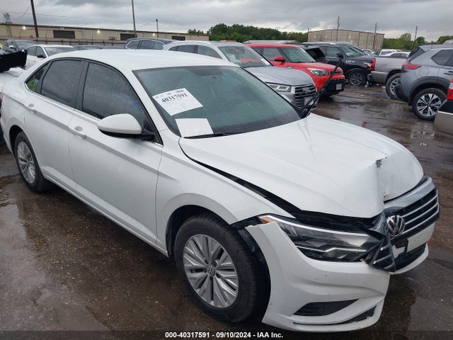 2019 3VWCB7BU8KM263074 main image