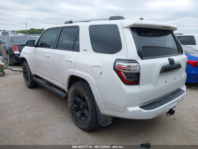 Toyota 4RUNNER SR5 2019 JTEBU5JR4K5685466 Image 3