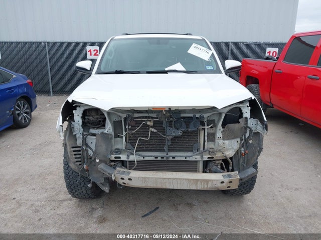 Toyota 4RUNNER SR5 2019 JTEBU5JR4K5685466 Image 6