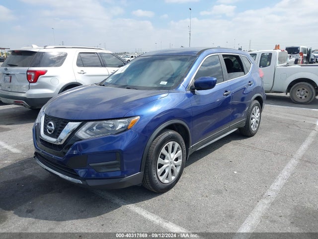Nissan ROGUE S 2017 JN8AT2MT8HW137891 Image 2