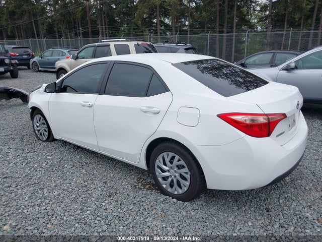 Toyota COROLLA LE 2018 2T1BURHE6JC096936 Image 3