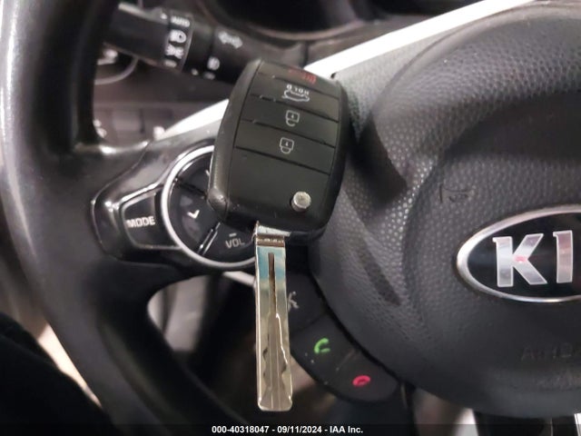 KIA SOUL + 2017 KNDJP3A57H7421499 Image 11