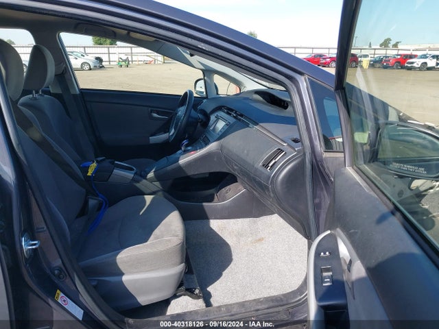 Toyota Prius Two 2015 JTDKN3DU5F1911050 Image 5