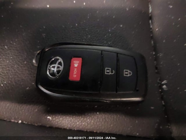 7MUEAABG4NV004050 Toyota Corolla Cross Xle
