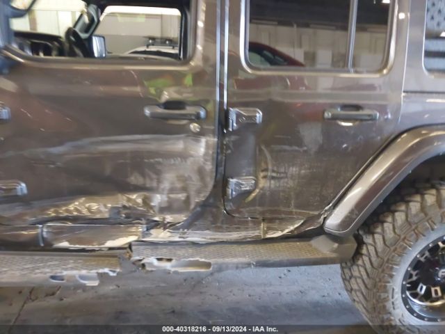 1C4HJXEG9JW231993 Jeep Wrangler Unlimited Sahara 4x4