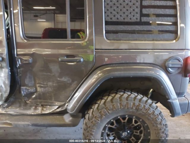 1C4HJXEG9JW231993 Jeep Wrangler Unlimited Sahara 4x4