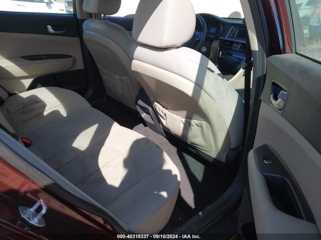 KIA Optima Lx 2017 5XXGT4L3XHG131014 Image 8
