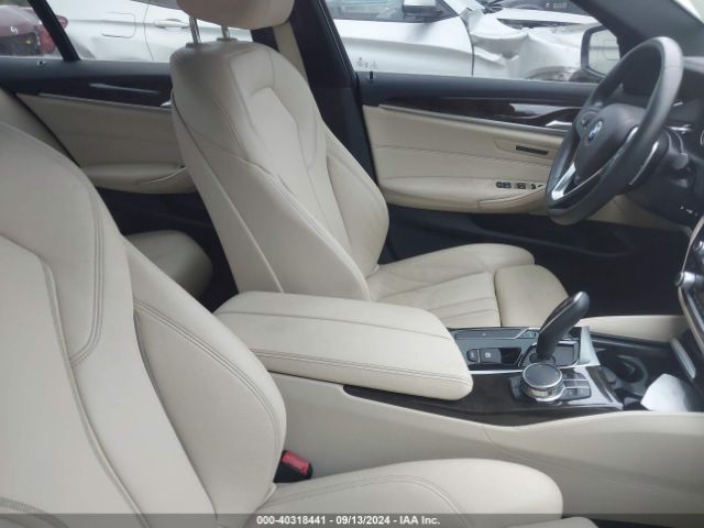 WBAJA7C3XHG903580 BMW 530i Xdrive