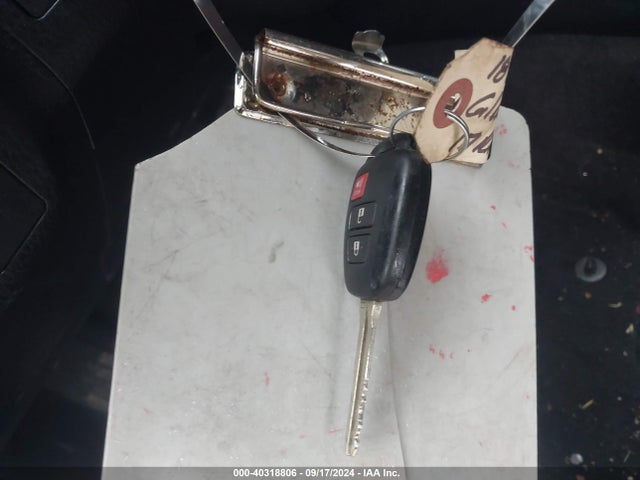 Toyota RAV4 LE 2017 JTMZFREV3HJ716993 Image 11