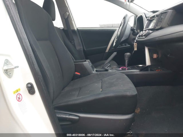 Toyota RAV4 LE 2017 JTMZFREV3HJ716993 Image 5