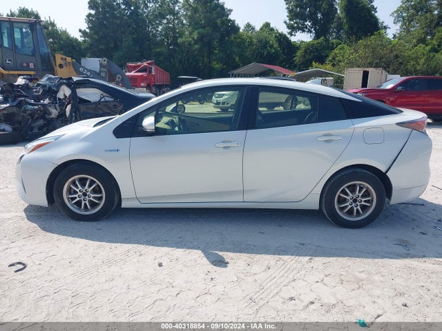 Toyota Prius Two Eco 2016 JTDKARFU6G3507028 Image 14