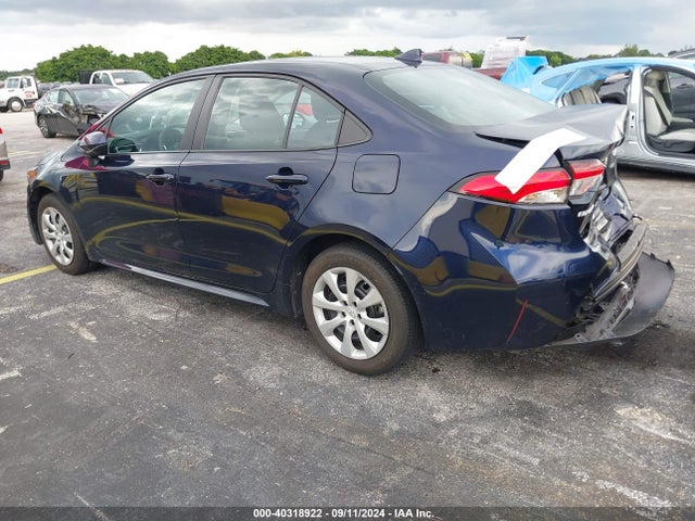 Toyota COROLLA LE 2022 5YFEPMAEXNP381825 Image 3