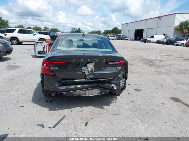 Volvo S60 B5 Plus Dark Theme 2024 7JRL12FL4RG294967 Image 16