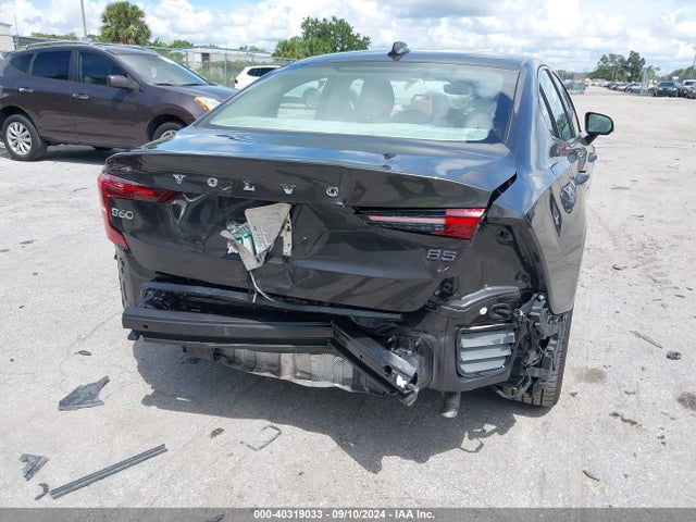 Volvo S60 B5 Plus Dark Theme 2024 7JRL12FL4RG294967 Image 6