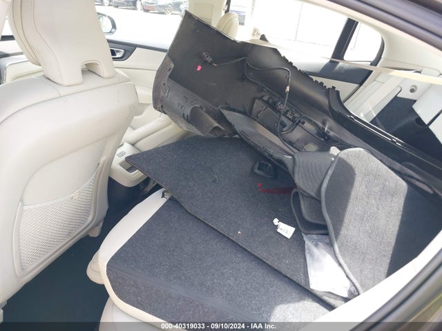 7JRL12FL4RG294967 Volvo S60 B5 Plus Dark Theme