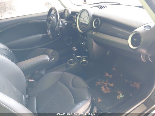 2011 MINI COOPER S WMWSV3C59BTY13189 Photo 4