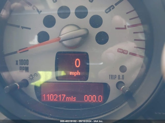2011 MINI COOPER S WMWSV3C59BTY13189 Photo 6