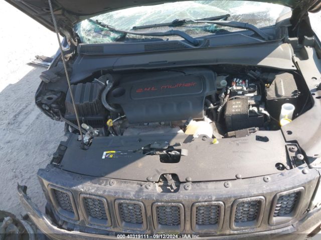3C4NJCBB5JT499885 Jeep Compass Sun And Wheel Fwd