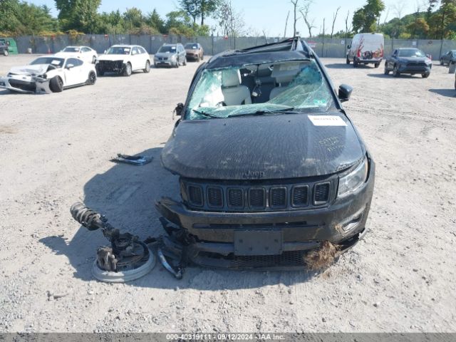 3C4NJCBB5JT499885 Jeep Compass Sun And Wheel Fwd