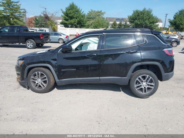 3C4NJCBB5JT499885 Jeep Compass Sun And Wheel Fwd