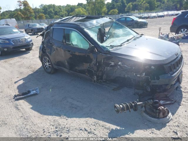 3C4NJCBB5JT499885 Jeep Compass Sun And Wheel Fwd
