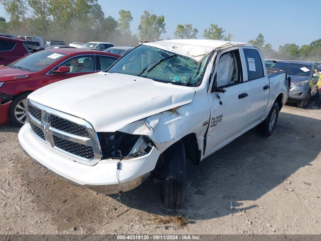 1C6RR7KT9KS599136 RAM 1500 Classic Tradesman  4x4 5'7 Box