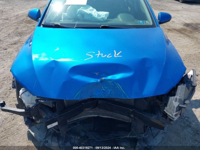 5NPD74LF9JH329708 Hyundai ELANTRA SE