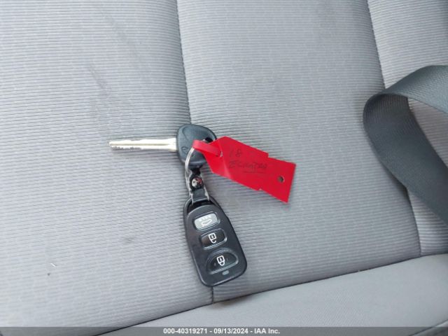 5NPD74LF9JH329708 Hyundai ELANTRA SE