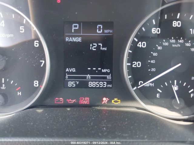 5NPD74LF9JH329708 Hyundai ELANTRA SE