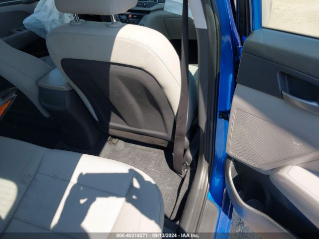 5NPD74LF9JH329708 Hyundai ELANTRA SE