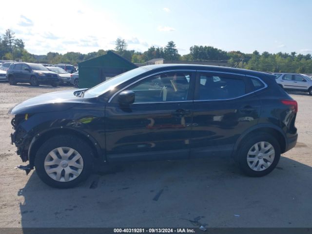 JN1BJ1CR2JW256292 Nissan Rogue Sport S