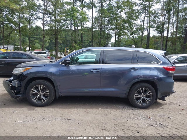 Toyota Highlander Le 2018 5TDBZRFH6JS869491 Image 15
