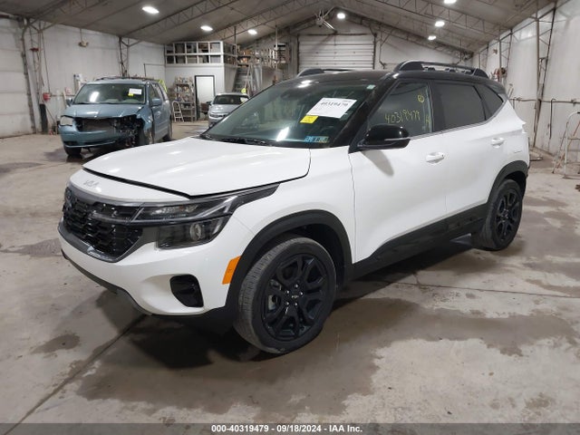 KIA Seltos X-line 2024 KNDEUCA74R7522089 Image 2