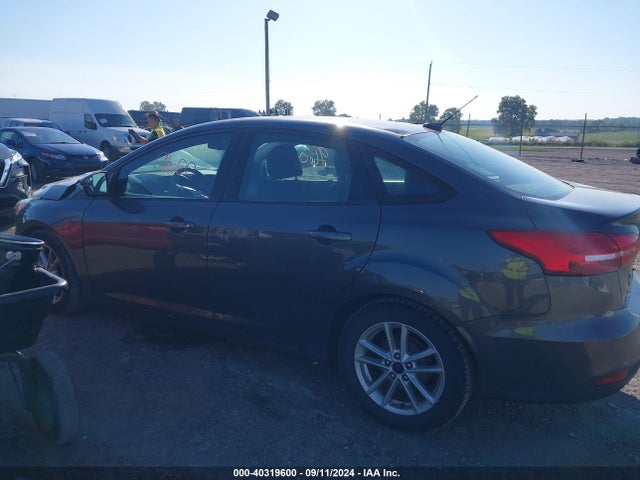 Ford FOCUS SE 2016 1FADP3F21GL292358 Image 3