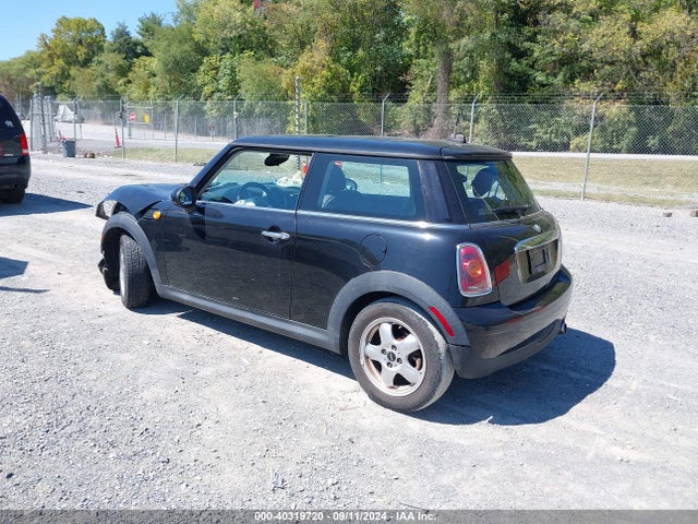 2009 MINI COOPER WMWMF33599TU73607 Photo 2