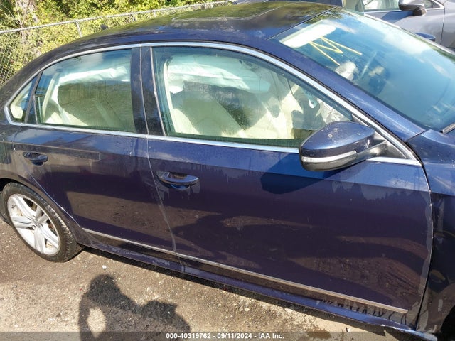 1VWBT7A37FC054465 Volkswagen Passat 1.8t Se