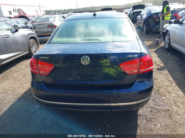 1VWBT7A37FC054465 Volkswagen Passat 1.8t Se